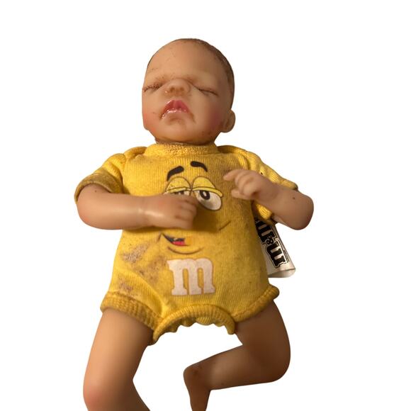 Pre-Owned M&M 6" Baby Dolls Green/Yellow 2008 Plastic Arms and Legs - Picture 4 of 9